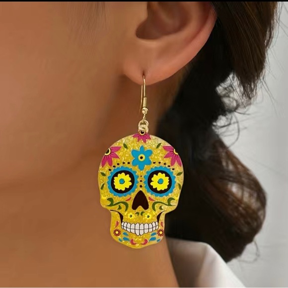 2/$25 or 3/$35 NWOT Dia De Los Muertos & Halloween sugar skull earrings - Picture 3 of 9